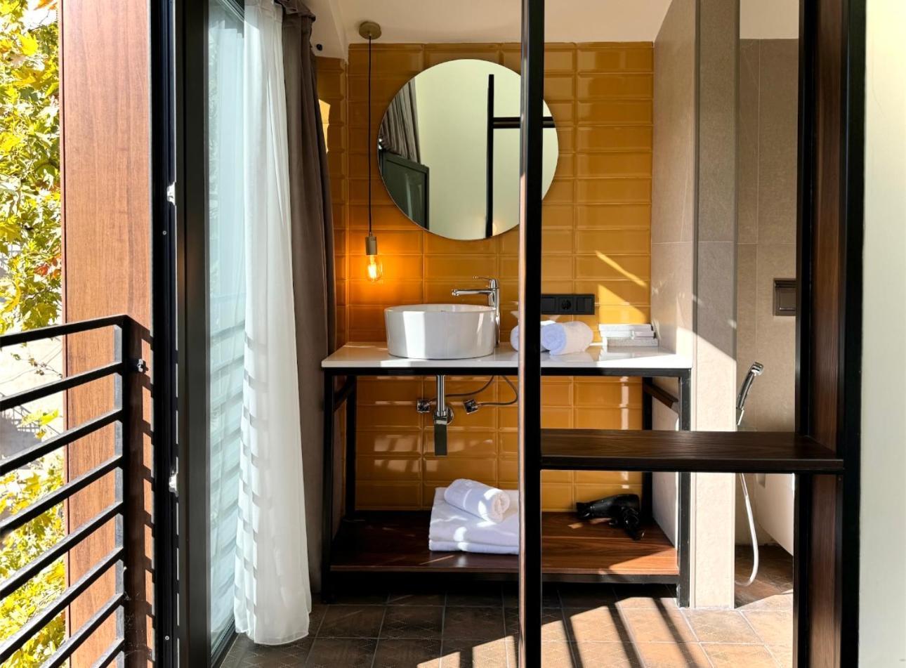 Tbilisi Edition - Design Hotel & Private Spa Buitenkant foto